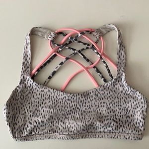 Lululemon sports bra